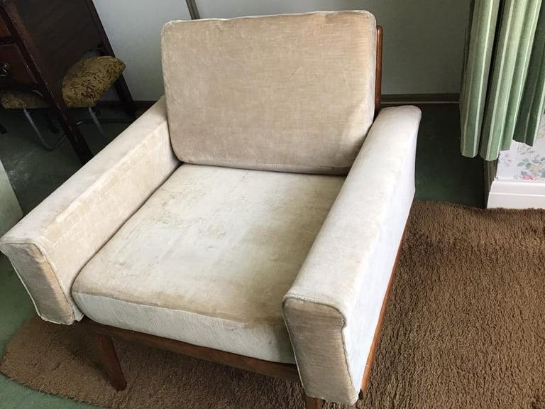 RARE MID CENTURY MODERN RAIL BACK DESIGNER ARMCHAIR.