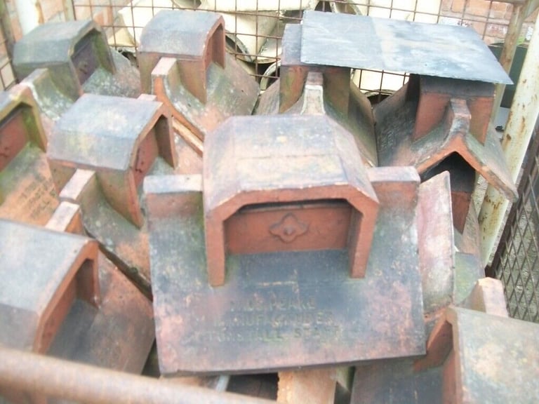 RIDGE TILES ROOF RIDGE RECLAIMED ROOF RIDGES LOTS OFF VARIOUS TYPES 