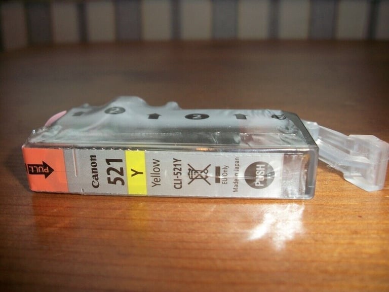 image for Brand New Genuine Canon PIXMA CLI-521 Y ChromaLife 100+ Ink, Ink Cartridge, Yellow