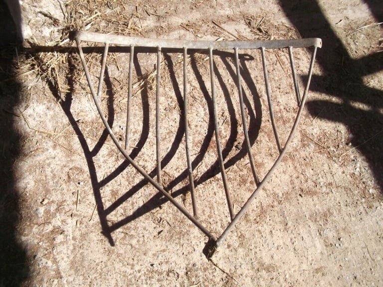 VINTAGE HAY MANGER  * GARDEN WALL PLANTER *