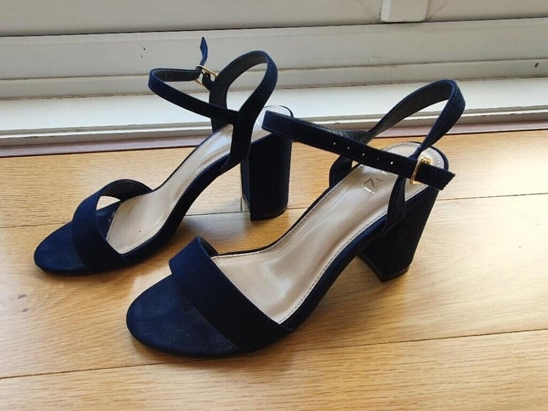 Navy heels shoes - size 4