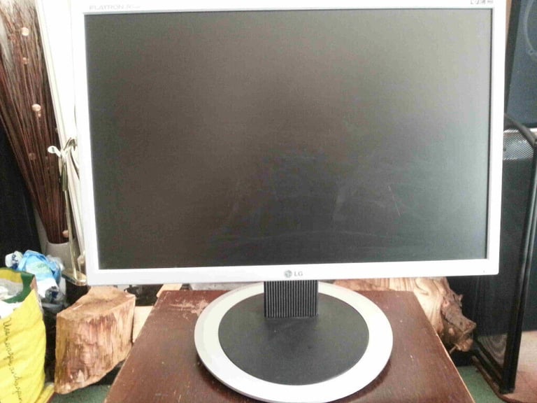 image for LG Monitor 19 inch widescreen flatron L194WT