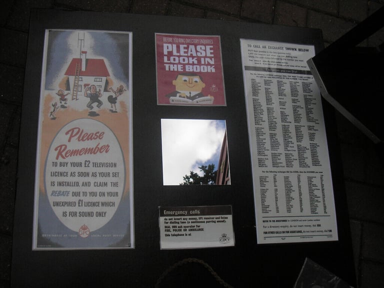 A B Coin Box & 232 King Pyramid Telephone Bell Set Jubilee Shelf Red K