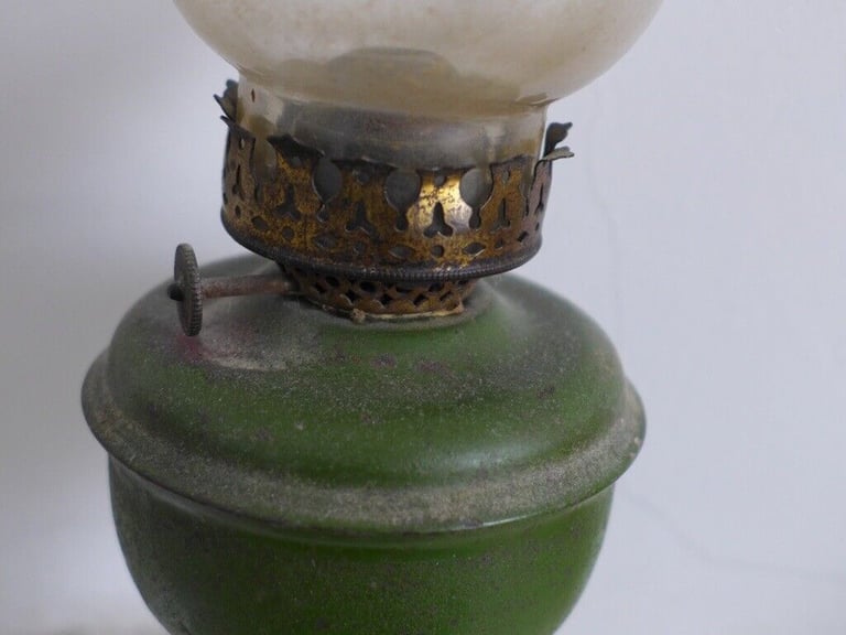 VINTAGE OIL LAMP. In as found condition 