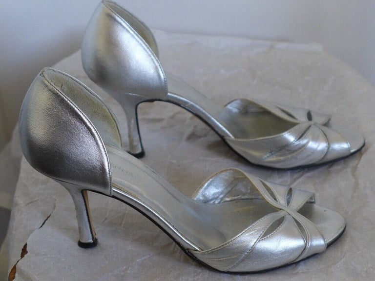 L K BENNETT High Heels size 39 |(EU|), 6.5 (UK). Silver.