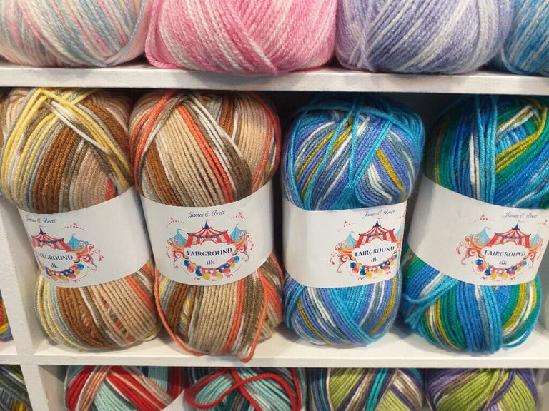 JAMES BRETT FAIRGROUND BABY DOUBLE KNITTING WOOL YARN 5X100G RANDOM PRINT DYE G6