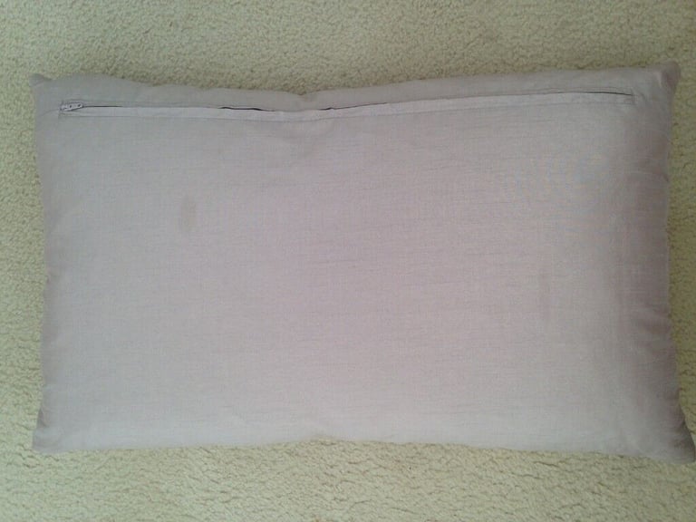 BEAUTIFUL LARGE LAURA ASHLEY CUSHION IN VERY GOOD CONDITION