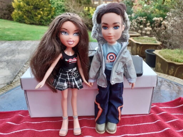 RARE Bratz Wintertime Wonderland Dolls DANA and KOBY from 2003