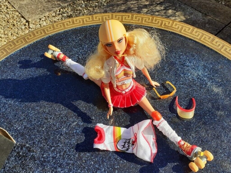RARE 2006 Barbie My Scene Roller Girl Nolee and Kennedy Dolls 