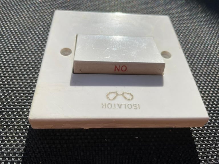 Boom 10A Three Pole Fan Isolator Switch 250V White