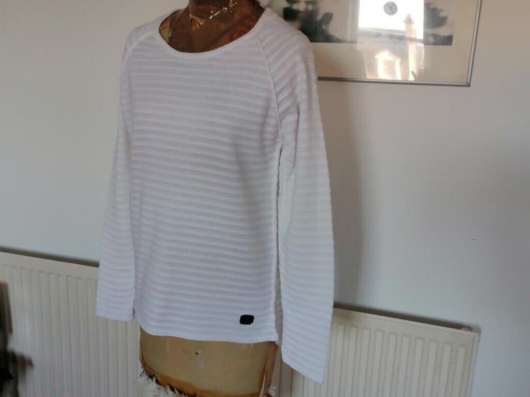 Vintage 00's Designer JESSE JAMES Summer White Jumper. Ladies. Ex Cond. Size : M 
