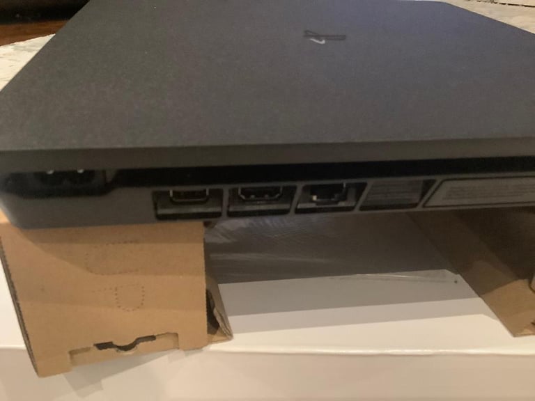 PS4 slim HDR 1TB PSVR ready