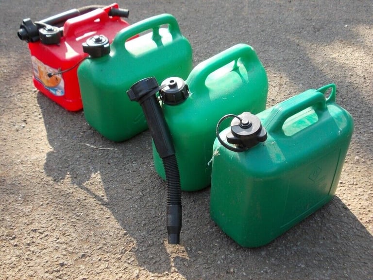 PLASTIC 5L PETR0L CONTAINERS. 