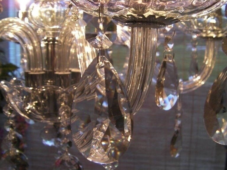 ~ Gorgeous ~ Large elegant 6 Light French style crystal chandelier