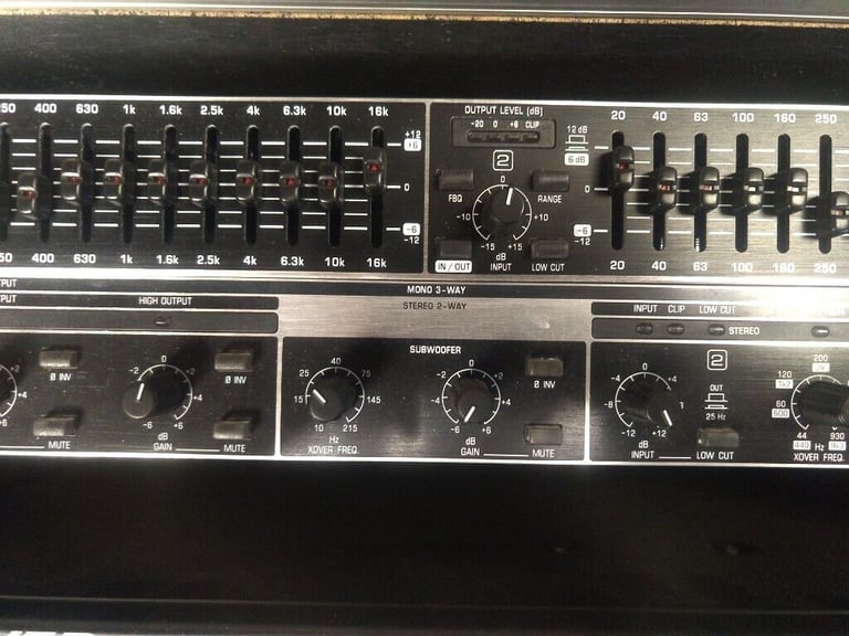 x2 Amplifiers,with crossover and graphic equalizer