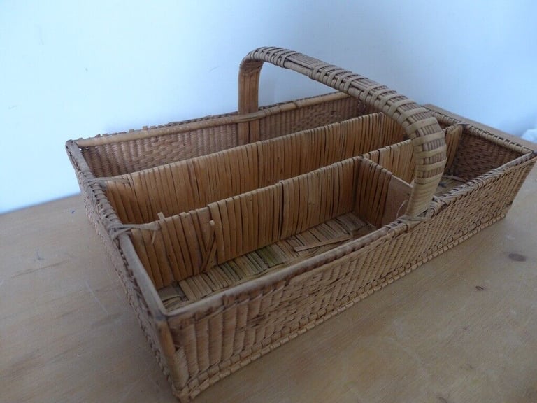 RARE survivor from a bygone age! Vintage woven raffia straw wicker Cutlery Basket / Tray with Handle
