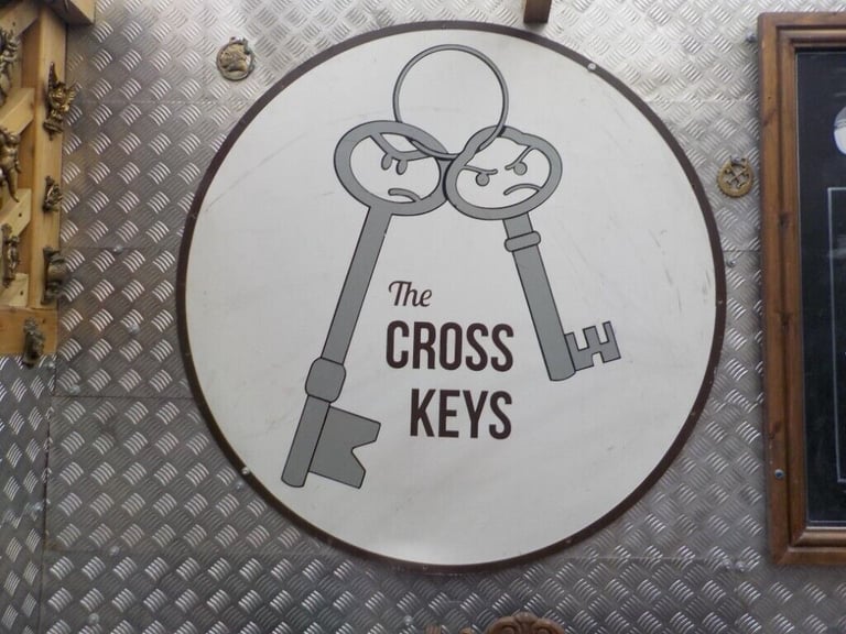 Original metal Pub sign Man cave  CROSS KEYS  table top Sign etc 