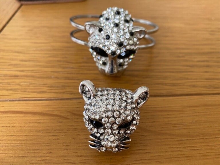 2 sets of Ladies Sparkly Costume Jewellery