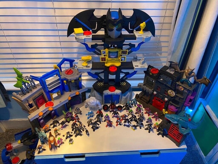 image for Imaginext DC Super Friends Toy Bundle