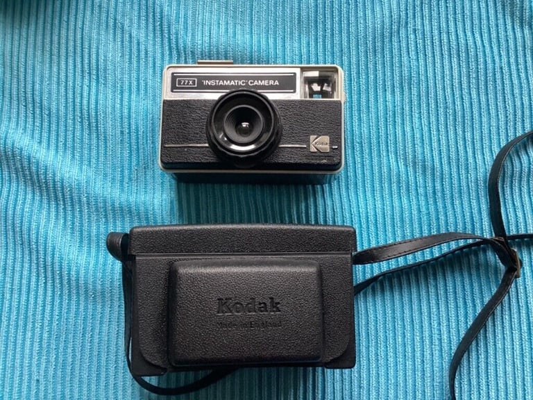 Kodak instamatic 77x vintage camera with case