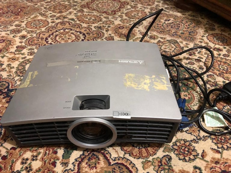 mitsubishi projector in very good condition 
