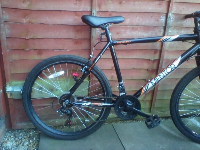 Apollo mentor mens hybrid bike sales