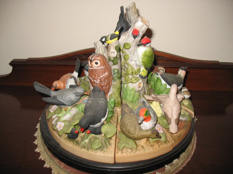 Birds of the Forest: 12 hand-painted porcelain sculptures wooden turntable, Bob Hersey, Danbury Mint