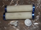 WHITE AND BLUE LOCKABLE HANDLE BAR GRIPS WITH END PLUGS