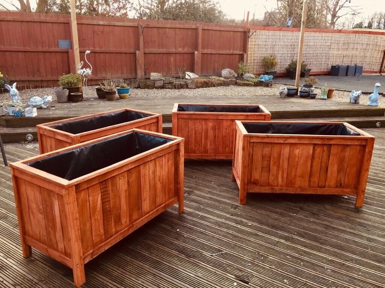 Handmade Wooden Plant/Flower/Vegetable Planter Painted and Lined