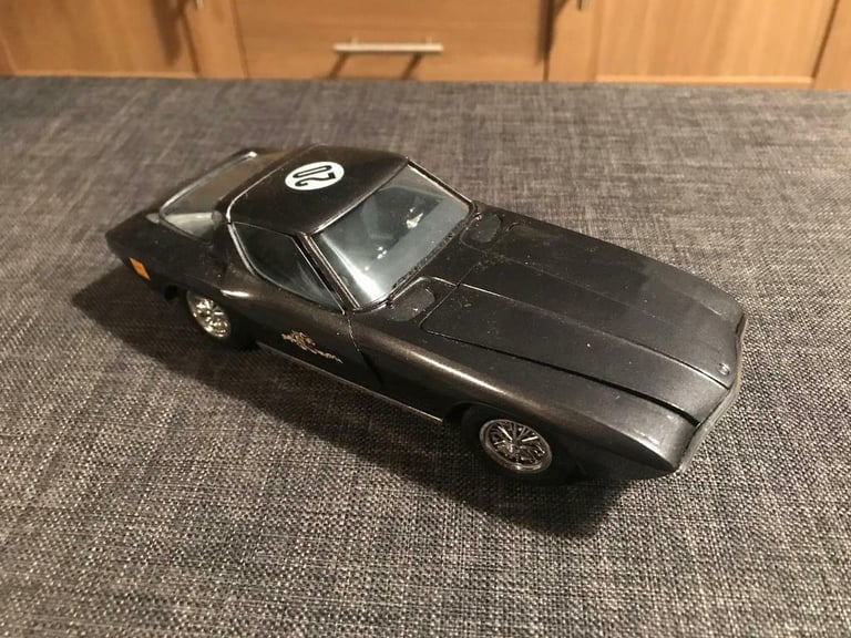 Vintage Model car kits x 2 ( built ) 