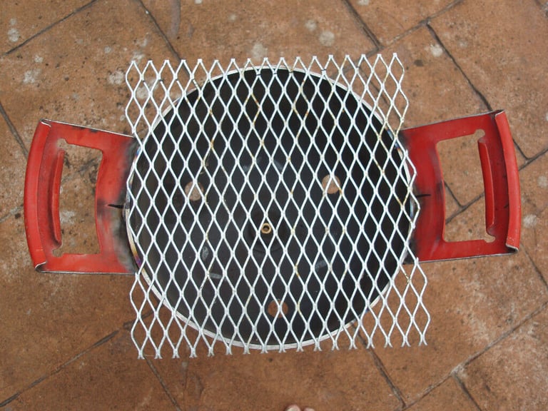 wood burner / bbq made out of gas bottle