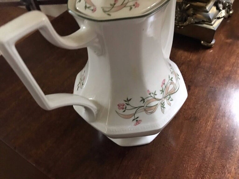 JOHNSONS ETERNAL BEAU  COFFEE POT