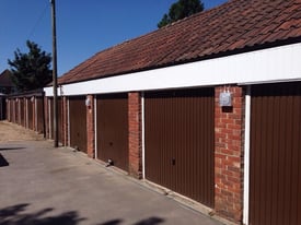 Garages to rent: Anglesea Road, Southampton, SO15 5QJ - GATED SITE, LIGHTS IN GARAGES 