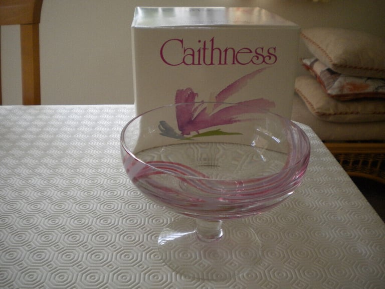 image for CAITHNESS PEDESTAL GLASS BOWL. PINK SWIRL PATTERN BOXED .NEW.  