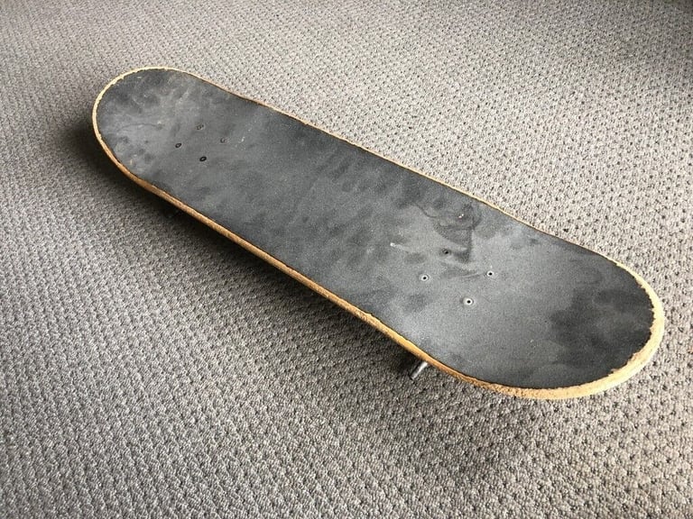 Good Quality 8" Skateboard Deck in Very Good Condition with Active Power Trucks