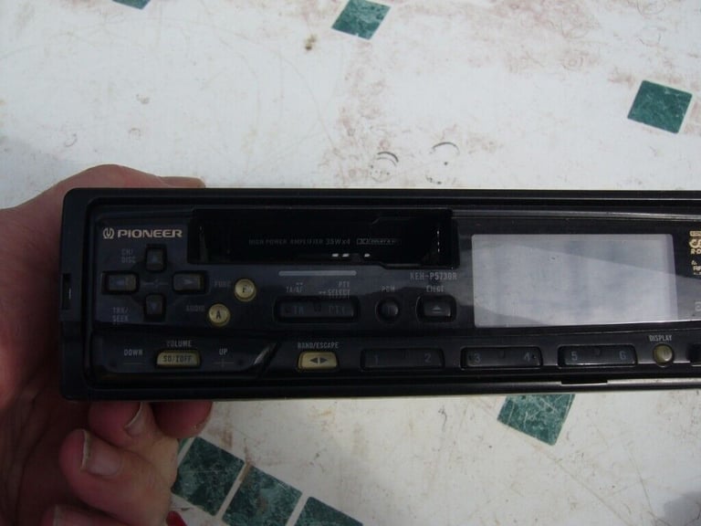 car stereo pioneer radio /tape player