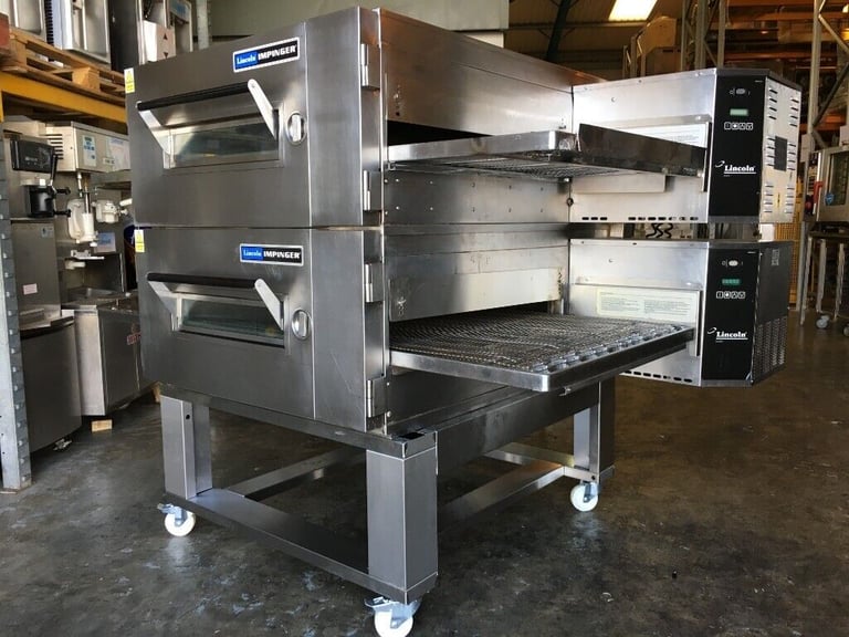 Pizza Oven Lincoln Impinger 1633NG Low Profile 32 inch Gas Conveyor Double Stack 
