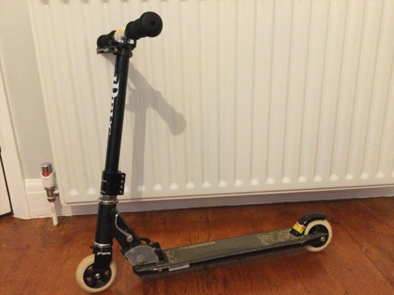 JD Bug Original Pro Street V3 Scooter Matt Black MS136B, in good condi