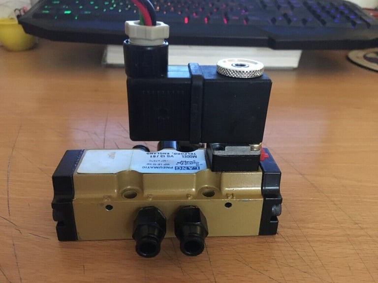 Lang VS13/51 220V (5/2) Pneumatic Solenoid Valve