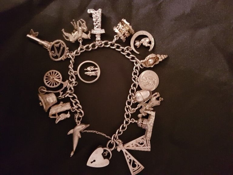 70's sliver charm braclet 