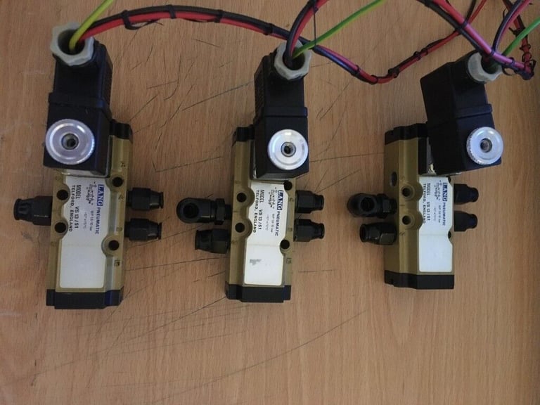 Lang VS13/51 220V (5/2) Pneumatic Solenoid Valve