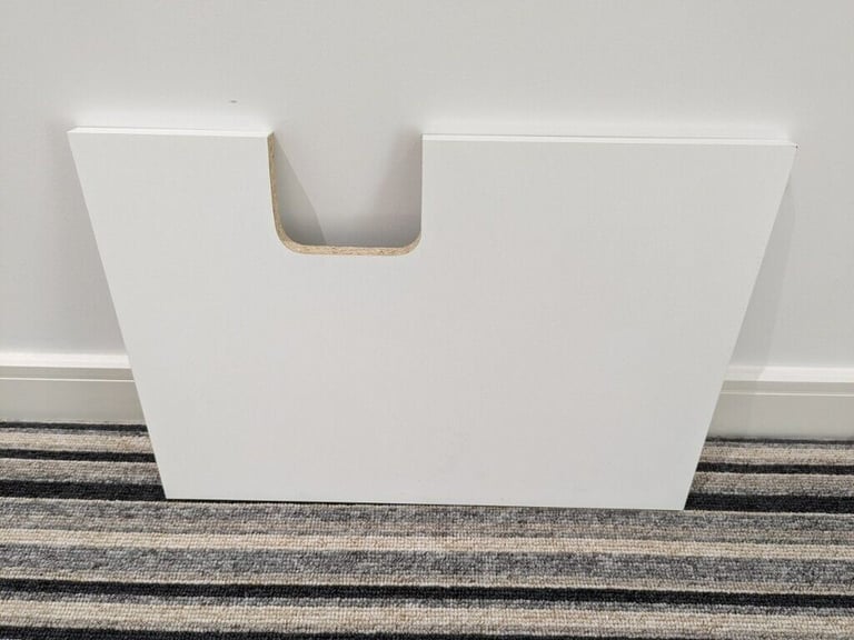 2 WHITE CHIPBOARD SHELVES PANELS CUT-OUT WITH SMOOTH MELAMINE COATING 16mm THICK *NEW*