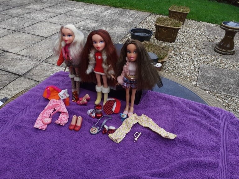 RARE Bratz Trio of Campfire Dolls from 2005 with CLOE, PHOEBE & YASMIN
