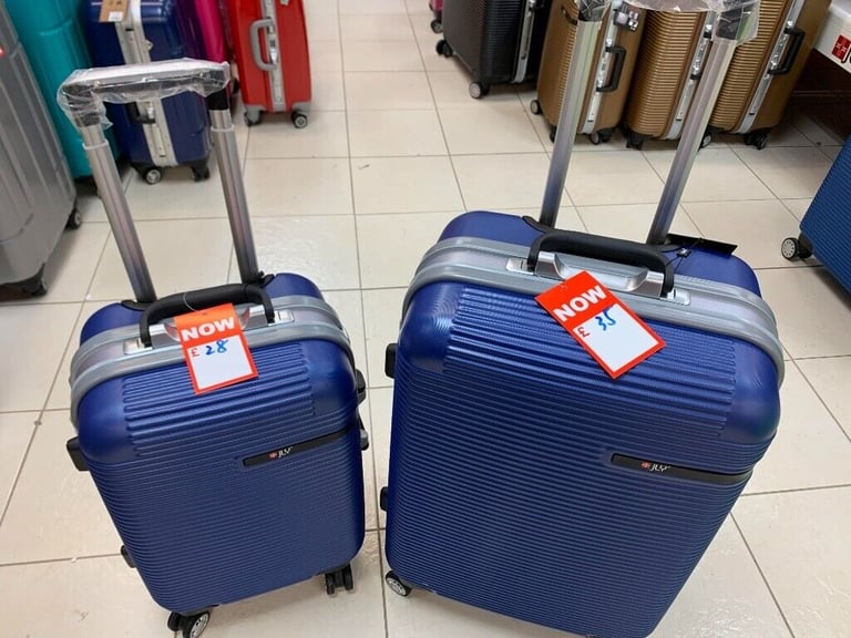 Big offer wholesale price to Public, brand new hard shell suitcase for 24&20; two pieces only ￡35