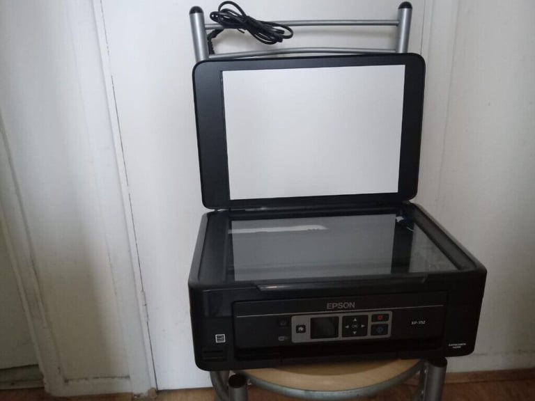 Epson Expression Home XP-352 all in one color printer