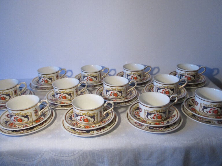 image for Vintage 36-Piece Paragon Chelsea Imari Bone China Teaset. Perfect Condition. 