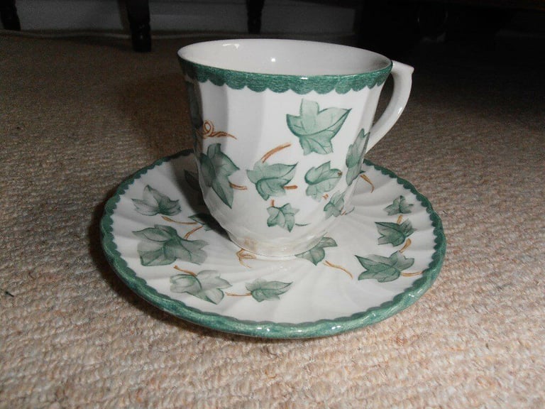 image for Pretty Green Leaf Crockery