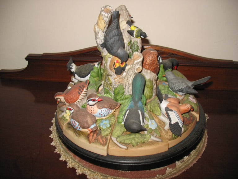 Birds of the Forest: 12 hand-painted porcelain sculptures wooden turntable, Bob Hersey, Danbury Mint