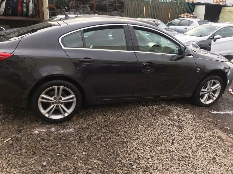 Vauxhall Insignia Drivers side door. Black. Breaking  front  2009 - 2012 