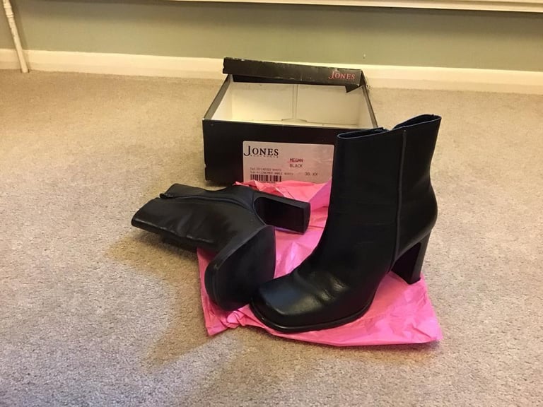 image for Ladies black leather low/medium ankle boots. 36xx ( size 3)